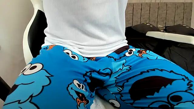 Snapshot of Valerioe chatting on 09-15-25, 02:17 Valerioe online show from 09-15-25, 02:17