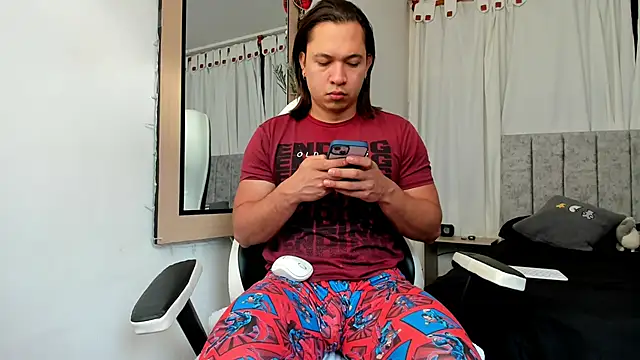 Snapshot of Valerioe chatting on 11-07-25, 11:43 Valerioe online show from 11-07-25, 11:43