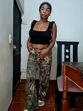 Melanie candy  online show from 03-11-25, 03:26