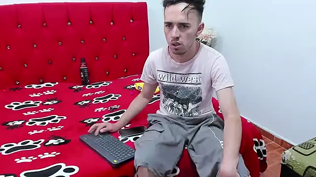 Snapshot of big-dicktop23 chatting on 12-15-24, 07:53 big-dicktop23 online show from 12-15-24, 07:53