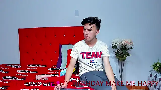 Snapshot of big-dicktop23 chatting on 01-31-25, 02:04 big-dicktop23 online show from 01-31-25, 02:04