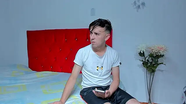 Snapshot of big-dicktop23 chatting on 02-25-25, 10:29 big-dicktop23 online show from 02-25-25, 10:29