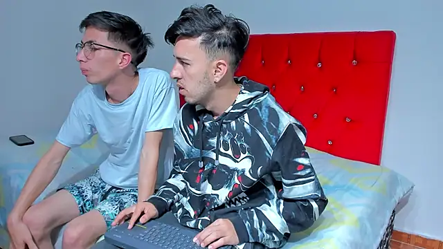 Snapshot of big-dicktop23 chatting on 03-05-25, 03:08 big-dicktop23 online show from 03-05-25, 03:08