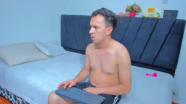 Snapshot of big-dicktop23 chatting on 10-09-25, 11:14 big-dicktop23 online show from 10-09-25, 11:14