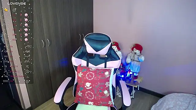 paolagomez  online show from 11-12-25, 08:41