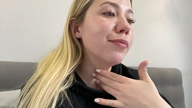 Embersweetbunny online show from 11-04-25, 11:53