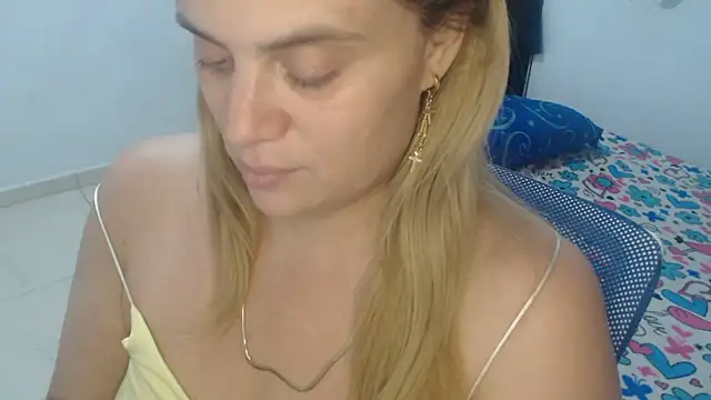 Snapshot of Elza_Blonde chatting on 02-27-25, 10:42 Elza Blonde online show from 02-27-25, 10:42