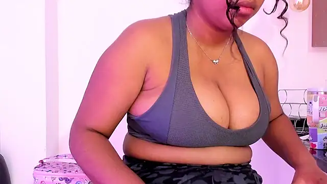 Lizzie Williams  online show from 11-25-25, 03:17