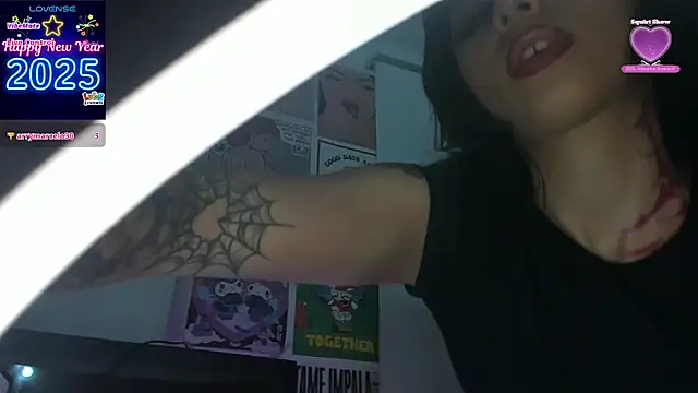 Snapshot of yourrosenrot chatting on 12-15-25, 03:33 yourrosenrot online show from 12-15-25, 03:33