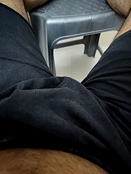 Snapshot of SplitPrestige19 chatting on 12-17-25, 06:58 SplitPrestige19 online show from 12-17-25, 06:58