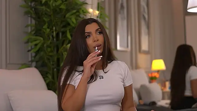 NicoleCellini online show from 04-07-26, 06:30