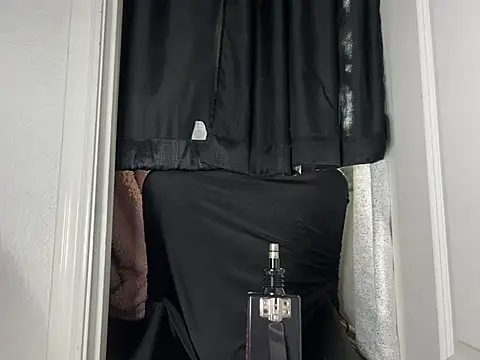 Snapshot of Amarok39 chatting on 02-26-25, 04:24 Amarok39 online show from 02-26-25, 04:24