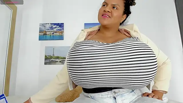 Snapshot of bigmom69_ chatting on 09-14-25, 12:59 bigmom69 online show from 09-14-25, 12:59