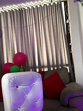 lia huan online show from 01-20-25, 05:06