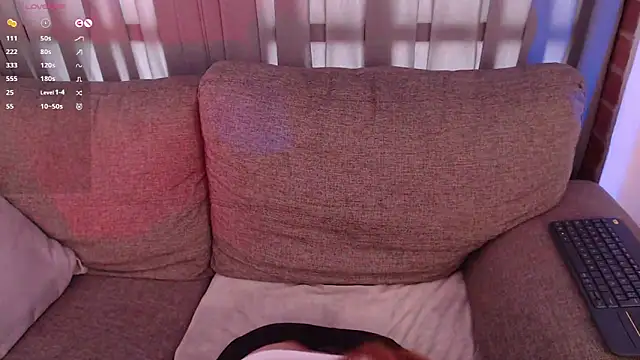 lia huan online show from 03-22-25, 07:53