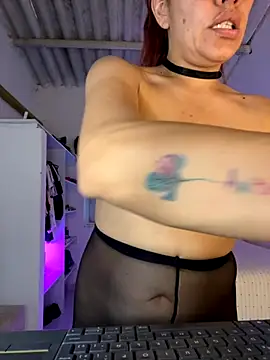 lia huan online show from 09-29-25, 02:22