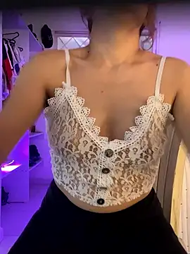 lia huan online show from 09-30-25, 02:11