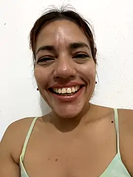 lia huan online show from 10-17-25, 12:08