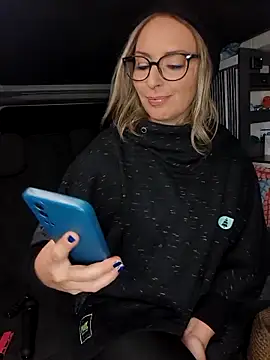 Jade Emeraud online show from 11-27-25, 08:44