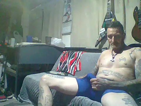 Snapshot of 2Hot2gether69 chatting on 10-28-25, 01:47 2Hot2gether69 online show from 10-28-25, 01:47