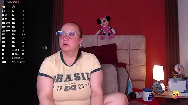 Snapshot of Natasha26_ chatting on 10-21-25, 07:14 Natasha26 online show from 10-21-25, 07:14