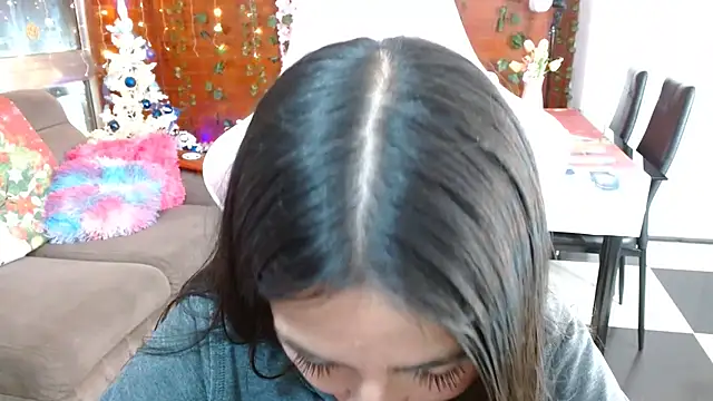 Snapshot of kendall_all4u chatting on 12-04-25, 03:27 kendall all4u online show from 12-04-25, 03:27