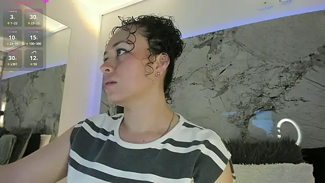 LIZ HOLMES online show from 10-08-25, 10:35