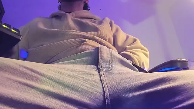 s sven03 online show from 12-04-25, 04:55