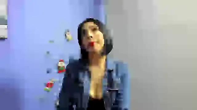 Snapshot of AdelleLennox_cg chatting on 12-11-24, 11:08 AdelleLennox cg online show from 12-11-24, 11:08