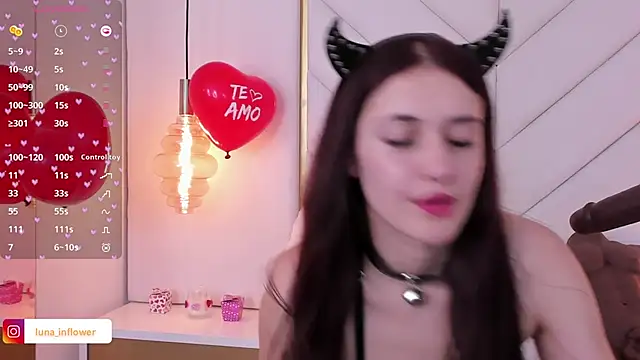 Flor delunaa online show from 02-14-25, 06:51