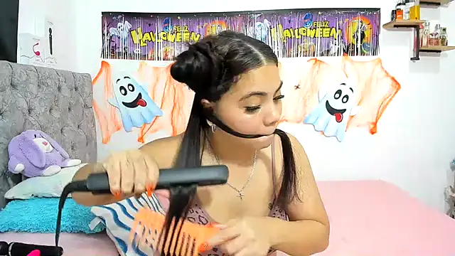 Snapshot of Alejandra_evanss chatting on 10-25-25, 09:31 Alejandra evanss online show from 10-25-25, 09:31