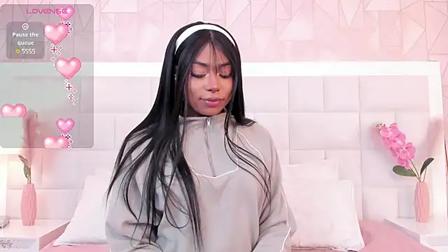 Snapshot of Alisson__Thompson chatting on 03-18-25, 10:48 Alisson Thompson online show from 03-18-25, 10:48