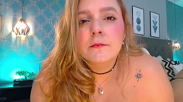 AmbarRoberts  online show from 12-17-25, 12:55