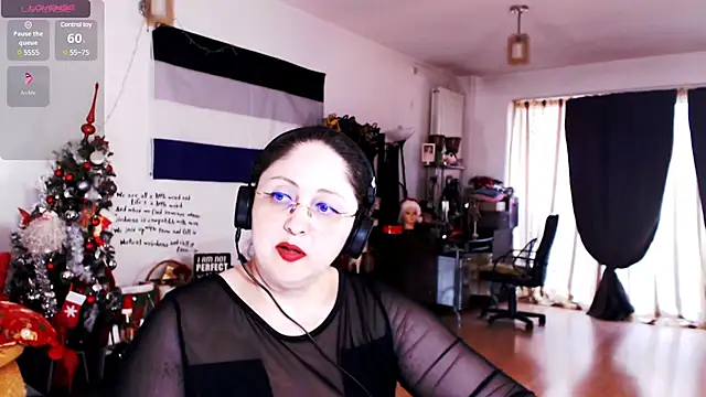 Snapshot of Imperatriza chatting on 02-13-25, 07:35 Imperatriza online show from 02-13-25, 07:35