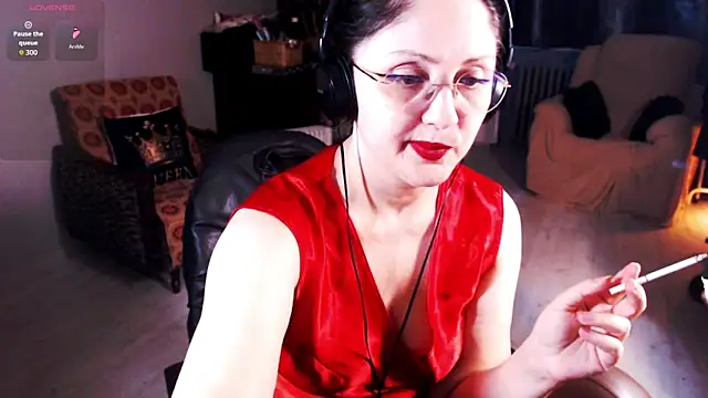 Snapshot of Imperatriza chatting on 11-16-25, 02:11 Imperatriza online show from 11-16-25, 02:11