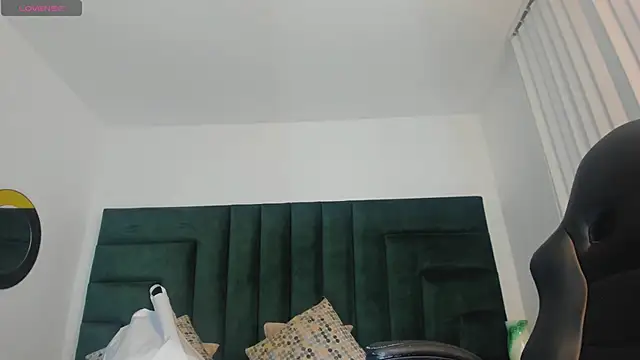 FaloonRoussel online show from 09-19-25, 06:08