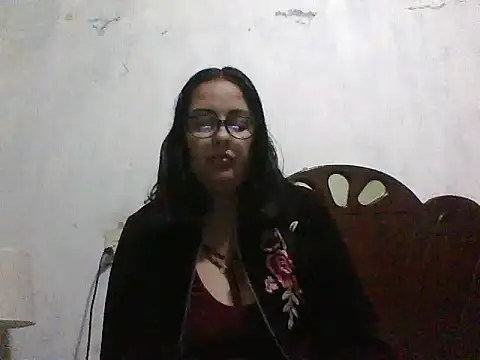 Snapshot of Samanthat33 chatting on 12-29-24, 01:02 Samanthat33 online show from 12-29-24, 01:02