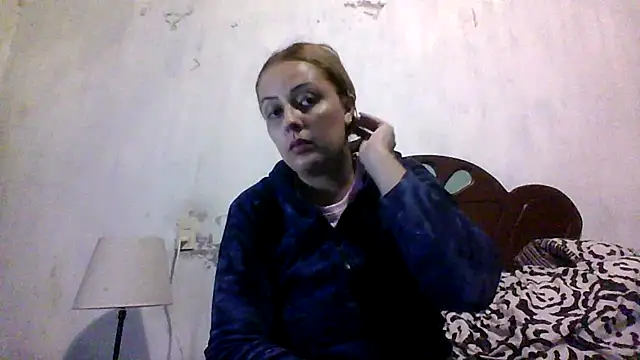 Snapshot of Samanthat33 chatting on 09-24-25, 03:32 Samanthat33 online show from 09-24-25, 03:32