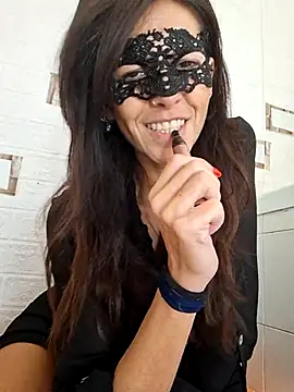 EmySkinny85 online show from 11-19-25, 09:42