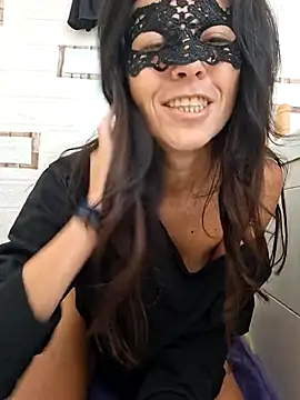 EmySkinny85 online show from 11-24-25, 08:58