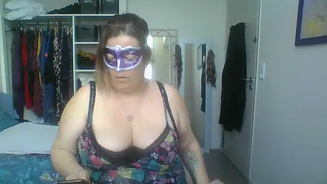 Snapshot of blueblush chatting on 02-20-25, 02:46 blueblush online show from 02-20-25, 02:46