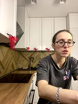 MartiniiSelenna online show from 12-18-25, 06:52