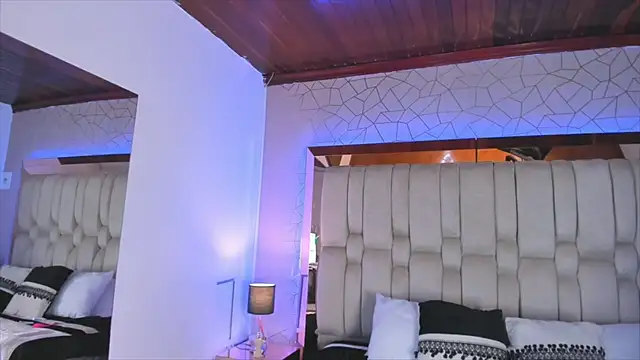 Snapshot of AngelineHeet chatting on 12-04-24, 04:32 AngelineHeet online show from 12-04-24, 04:32