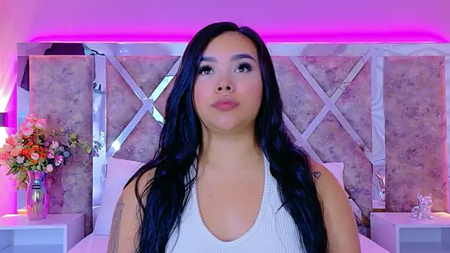 MarianaGarciaa   online show from 10-07-25, 07:00