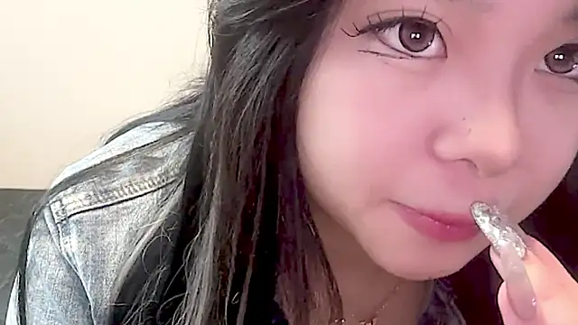 Snapshot of Rei1216xo chatting on 03-16-25, 05:03 Rei1216xo online show from 03-16-25, 05:03