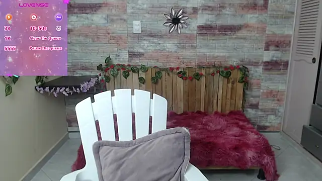 Snapshot of Lucy_joi chatting on 12-24-24, 04:00 Lucy joi online show from 12-24-24, 04:00