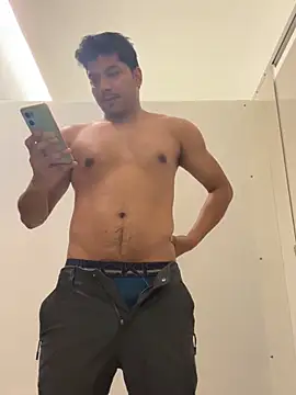 Snapshot of bourne2004 chatting on 10-12-25, 10:53 bourne2004 online show from 10-12-25, 10:53