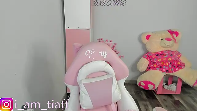 tifany tay2 online show from 10-04-25, 04:21