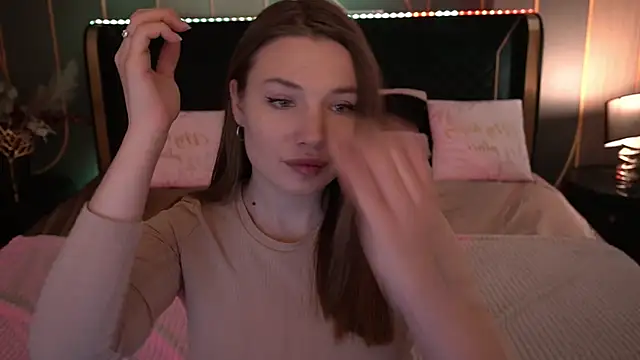 IceDanielles online show from 11-28-25, 01:36