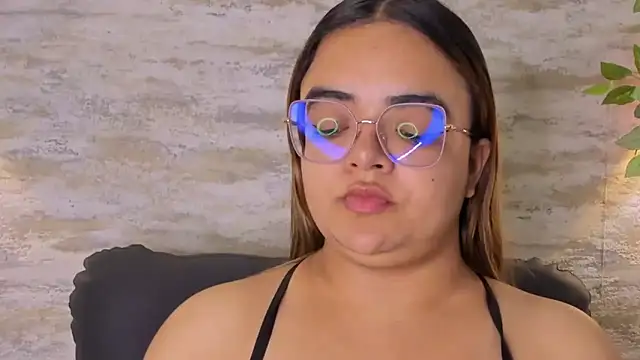 Snapshot of Celeste_Mcs_ chatting on 09-23-25, 03:42 Celeste Mcs online show from 09-23-25, 03:42